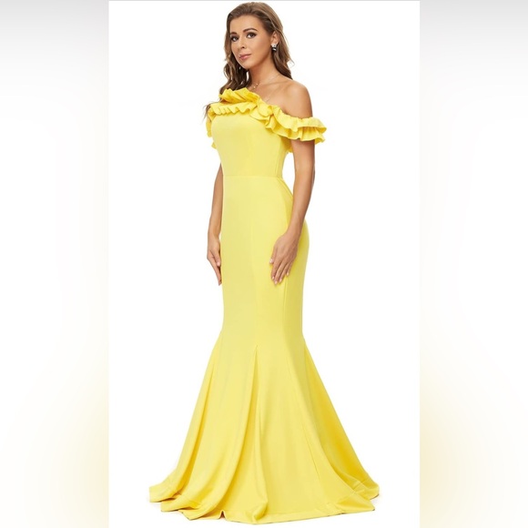 Cololura Sexy Floor-Length Off Shoulder Ruffles Stringy Selvedge Mermaid Bodycon - Picture 5 of 7